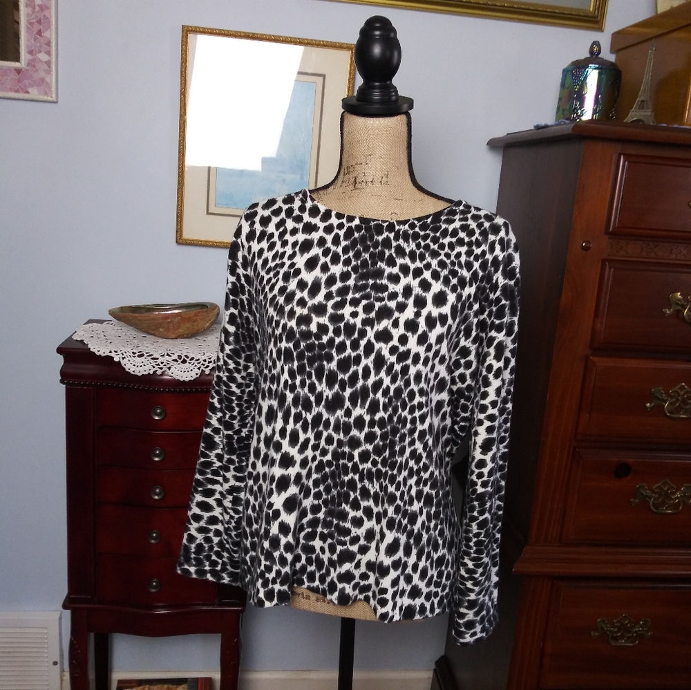 Carolyn Taylor Black Spotted Pullover Sweater